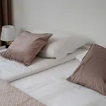 Blue Two Bedroom In With Desk, Bathtub And Balcony By Renters Apartamento