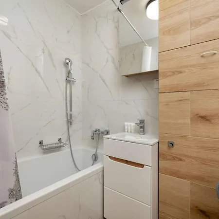 Blue Two Bedroom In With Desk, Bathtub And Balcony By Renters Lejlighed Wrocław