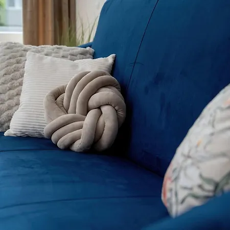 Apartamento Blue Two Bedroom In With Desk, Bathtub And Balcony By Renters