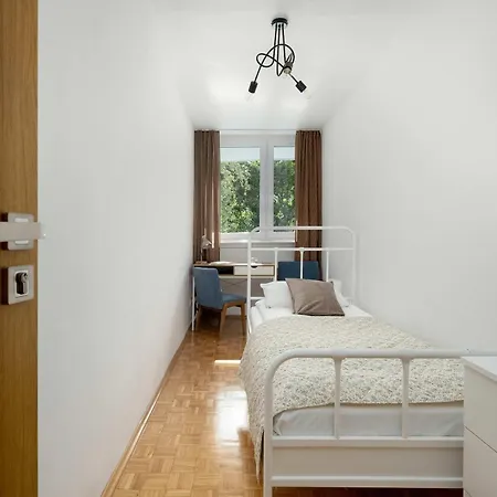 Blue Two Bedroom In With Desk, Bathtub And Balcony By Renters Lejlighed *