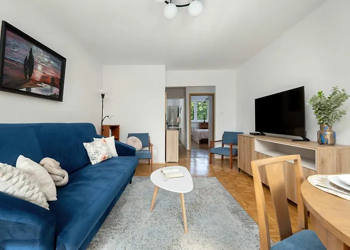 Apartamento Blue Two Bedroom In With Desk, Bathtub And Balcony By Renters