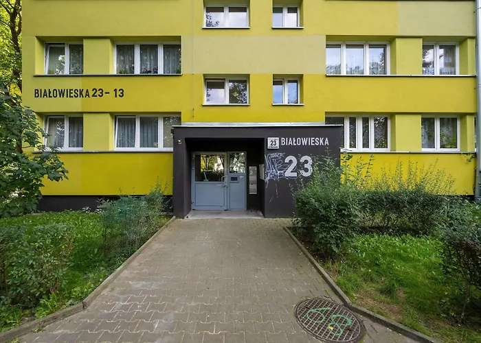 Apartamento Blue Two Bedroom In With Desk, Bathtub And Balcony By Renters *