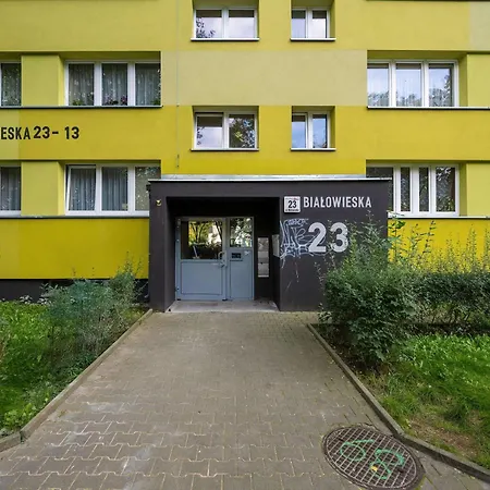 Apartament Blue Two Bedroom In With Desk, Bathtub And Balcony By Renters *