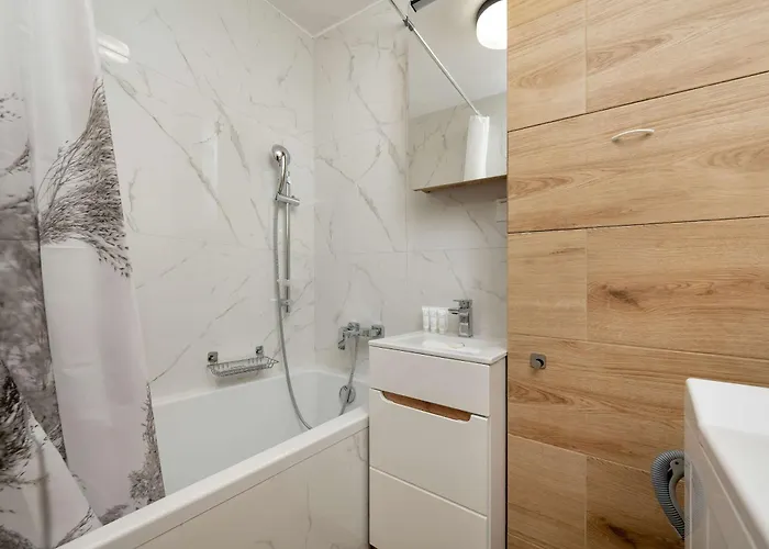 Blue Two Bedroom In With Desk, Bathtub And Balcony By Renters Apartmán Vratislav